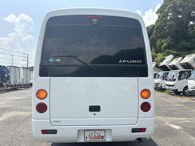 Mitsubishi Fuso Rosa 6