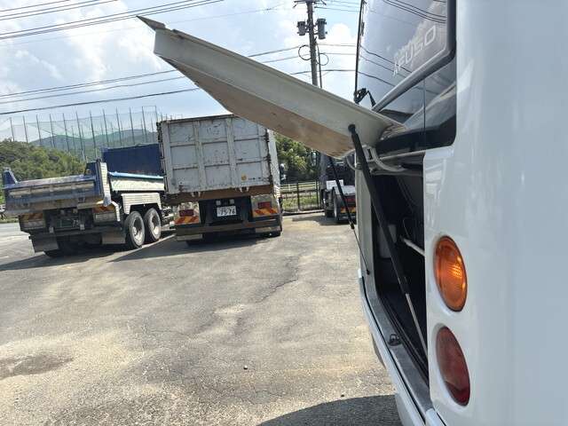 Mitsubishi Fuso Rosa 8