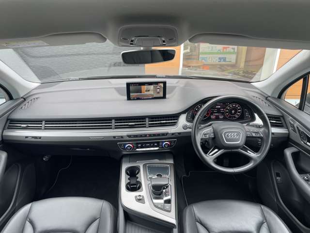 Audi Q7 6