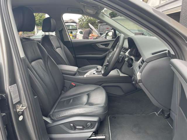 Audi Q7 8