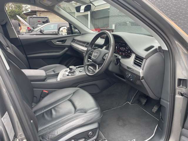 Audi Q7 9
