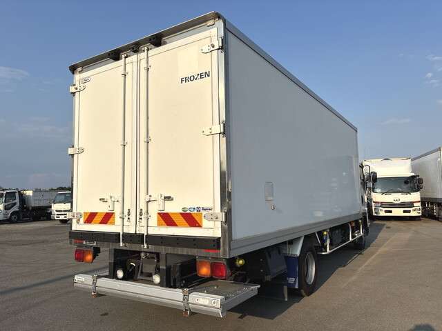 Isuzu Forward 2