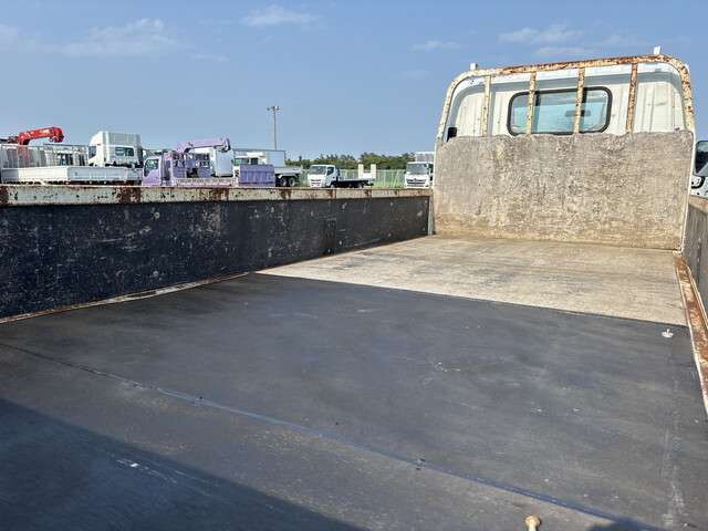 Isuzu Elf 12
