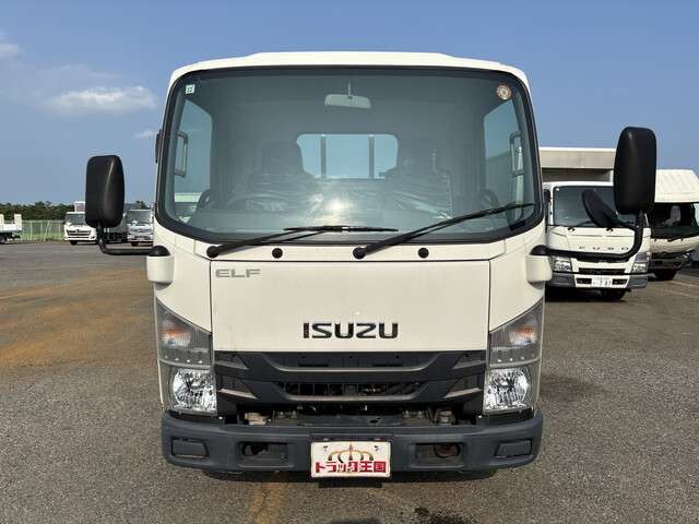 Isuzu Elf 8