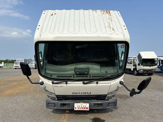 Isuzu Elf 9
