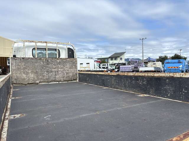 Isuzu Elf 10