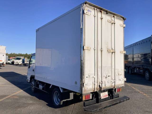 Isuzu Elf 3