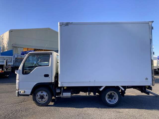 Isuzu Elf 4