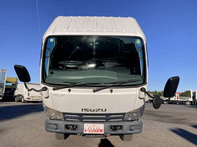 Isuzu Elf 7