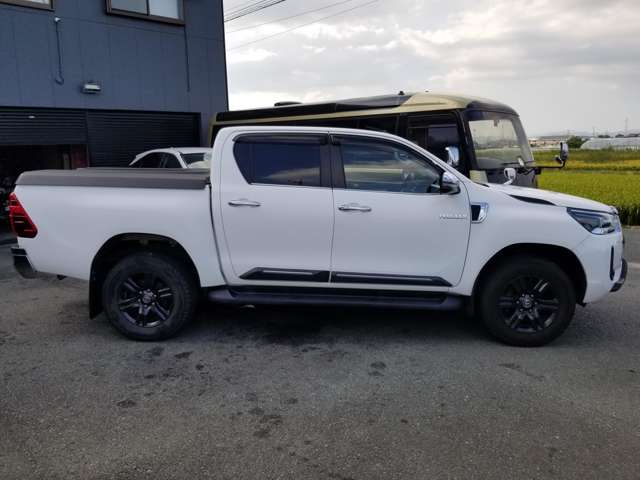 Toyota Hilux 8