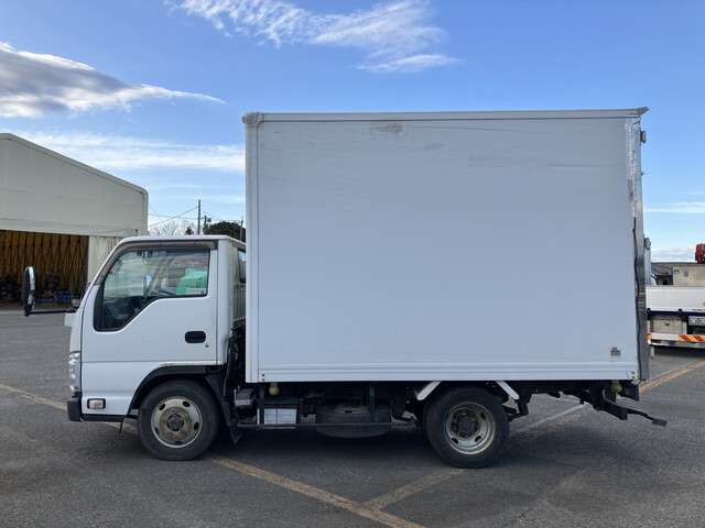 Isuzu Elf 4