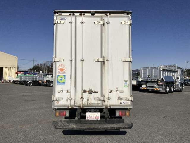 Isuzu Elf 8