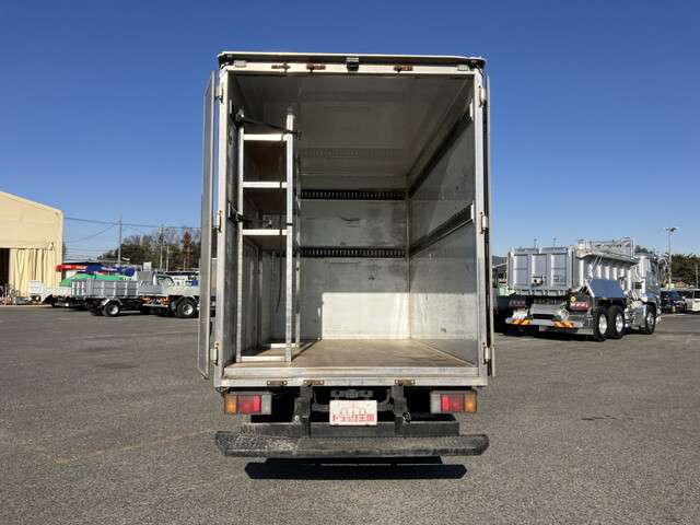 Isuzu Elf 9