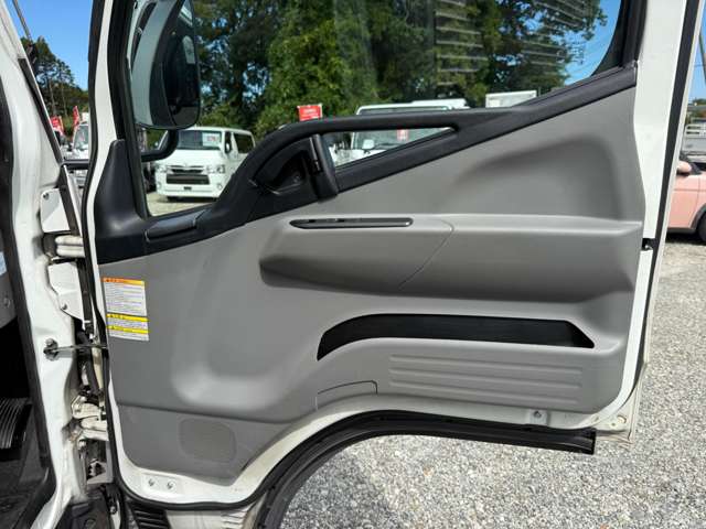 Mitsubishi Fuso Canter 9