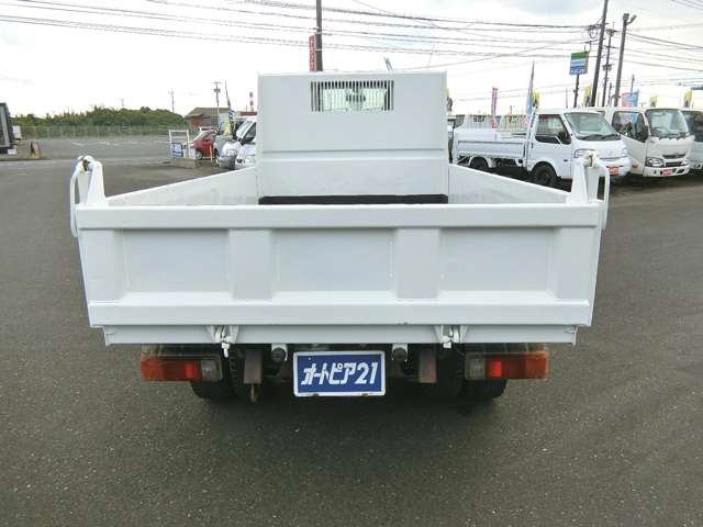 Hino Dutro 5