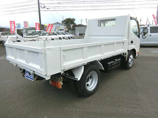 Hino Dutro 6