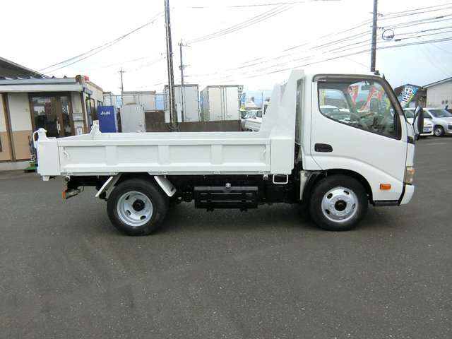Hino Dutro 7
