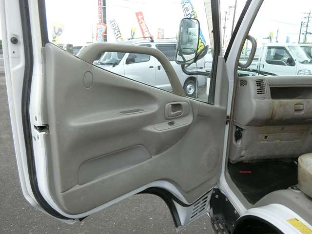 Hino Dutro 8