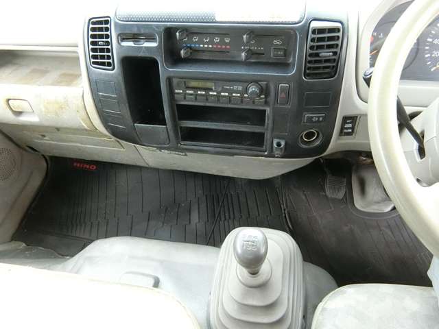 Hino Dutro 10