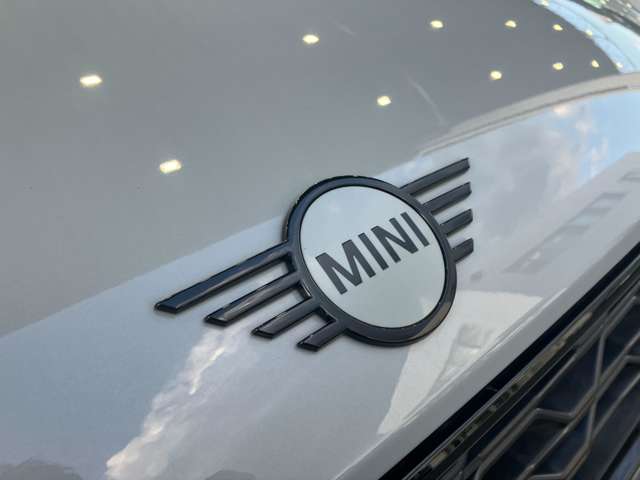 MINI Crossover 8