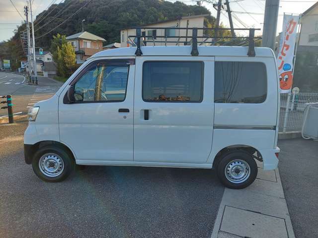 Daihatsu Hijet Cargo 3