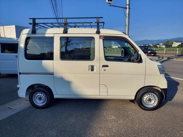 Daihatsu Hijet Cargo 7