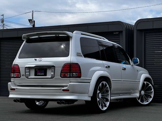 Toyota Land Cruiser Cygnus 7