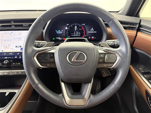 Lexus LBX 9