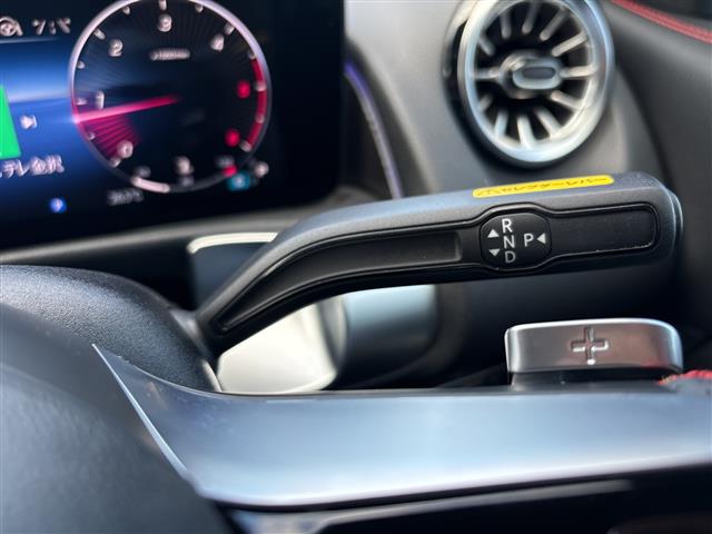 Mercedes-Benz GLB 11
