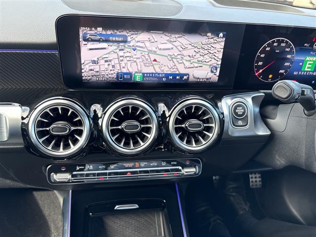 Mercedes-Benz GLB 12