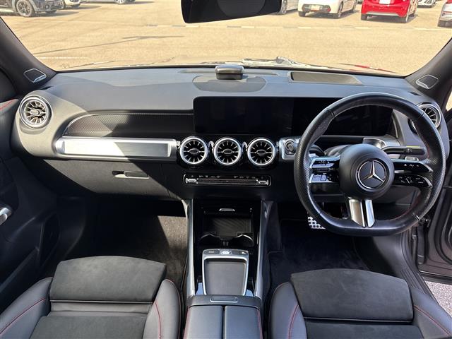 Mercedes-Benz GLB 4