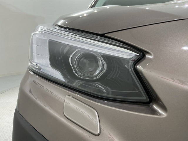 Subaru Legacy Outback 5
