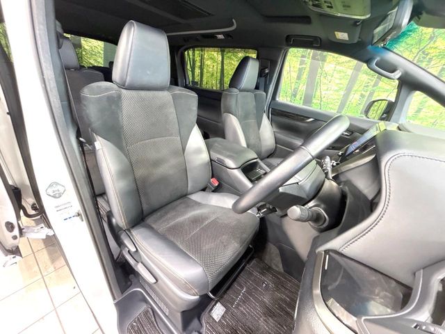 Toyota Alphard 12