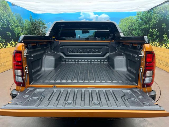 Mitsubishi Triton 11