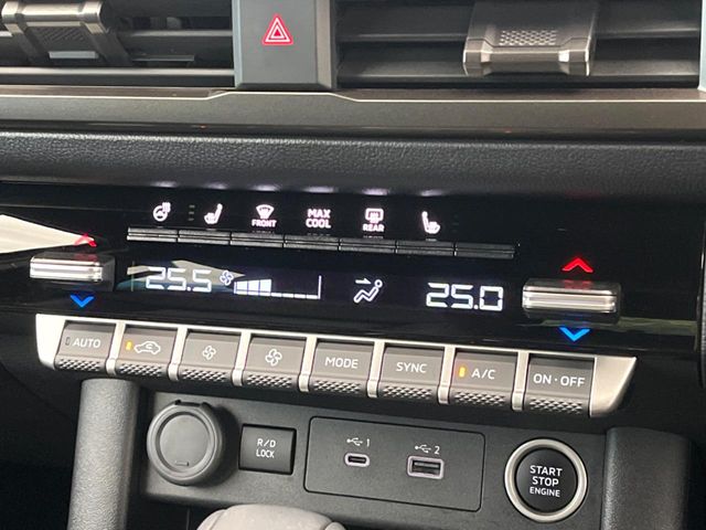 Mitsubishi Triton 7