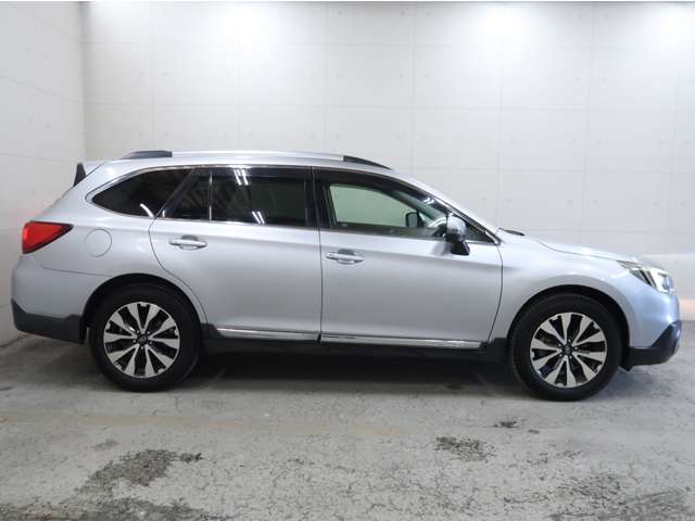 Subaru Legacy Outback 11