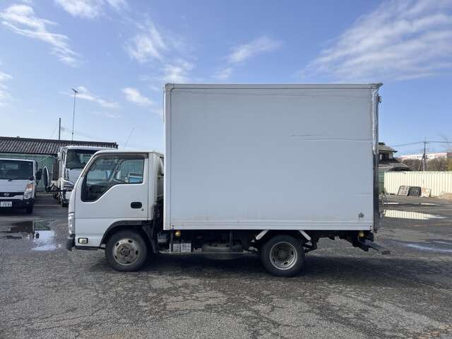 Isuzu Elf 4