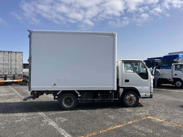 Isuzu Elf 5