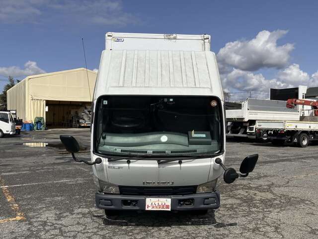 Isuzu Elf 7