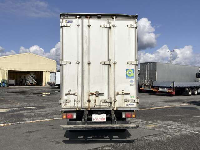 Isuzu Elf 8
