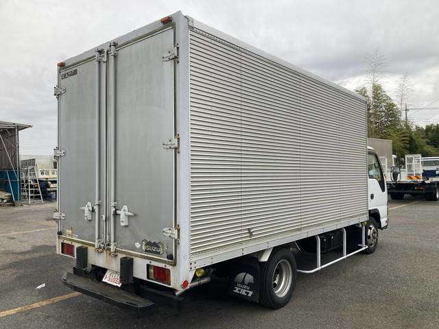 Isuzu Elf 2
