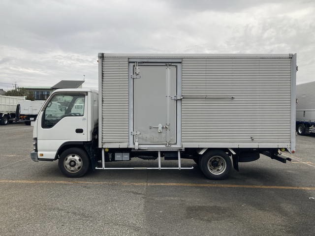 Isuzu Elf 4