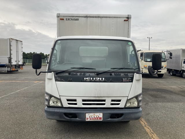 Isuzu Elf 7