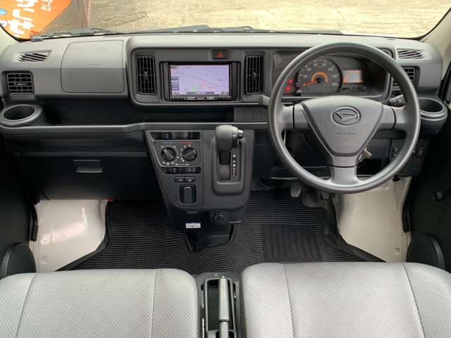 Daihatsu Hijet Cargo 2