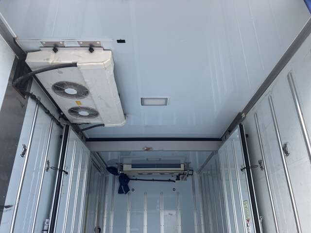 Isuzu Elf 12