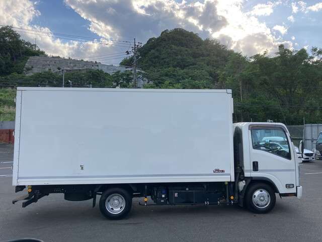 Isuzu Elf 5