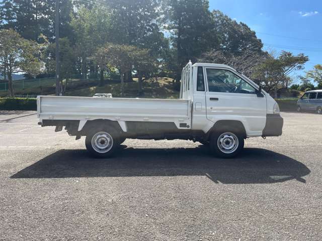 Toyota Light Ace Truck 3