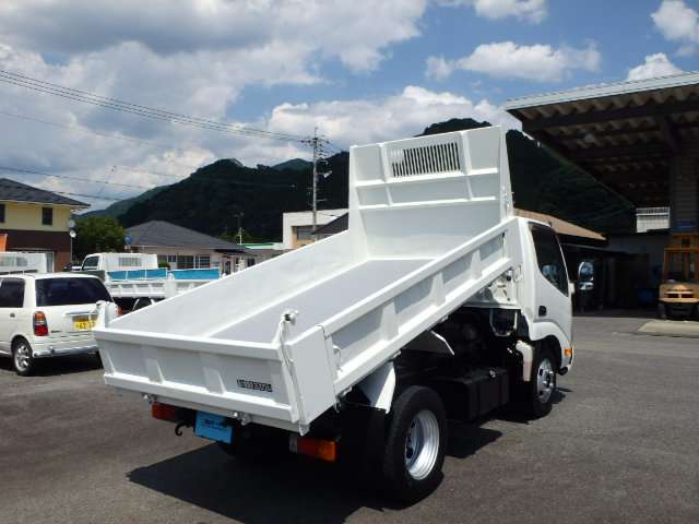 Hino Dutro 6