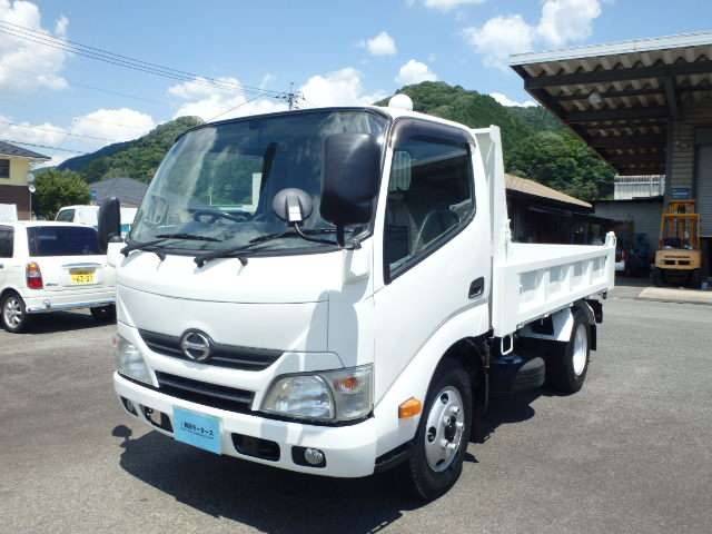 Hino Dutro 9