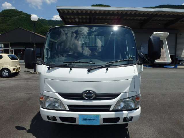 Hino Dutro 10